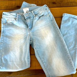 Gently Used Light Wash Celebrity Pink Jeans Jeggings size 5 / 27